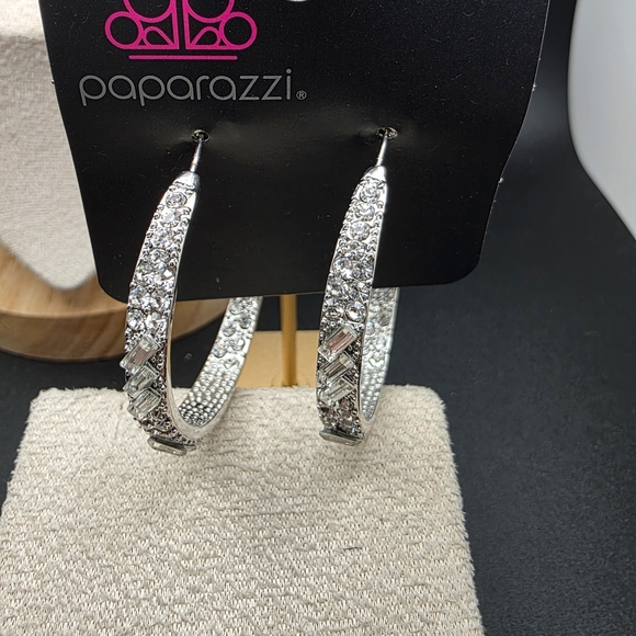 paparazzi Jewelry - Paparazzi Dazzling Silver Rhinestone Earrings (1986)